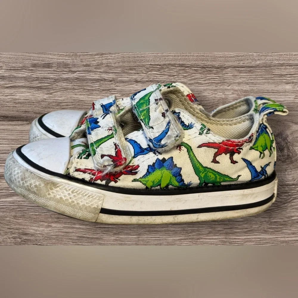 Converse Chuck Taylor All Star 2V Dino Sneaker - Kids' SZ 6 Toddler